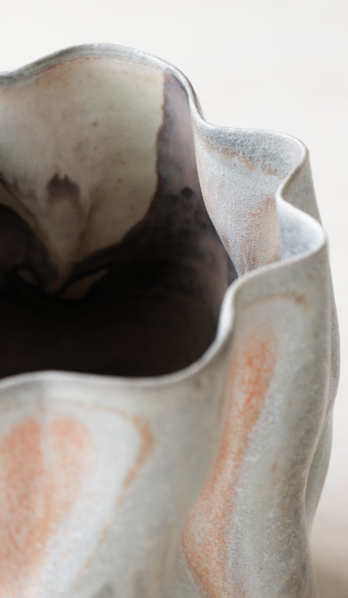 Clair Catillaz Wavy Sugar Skin Vessel