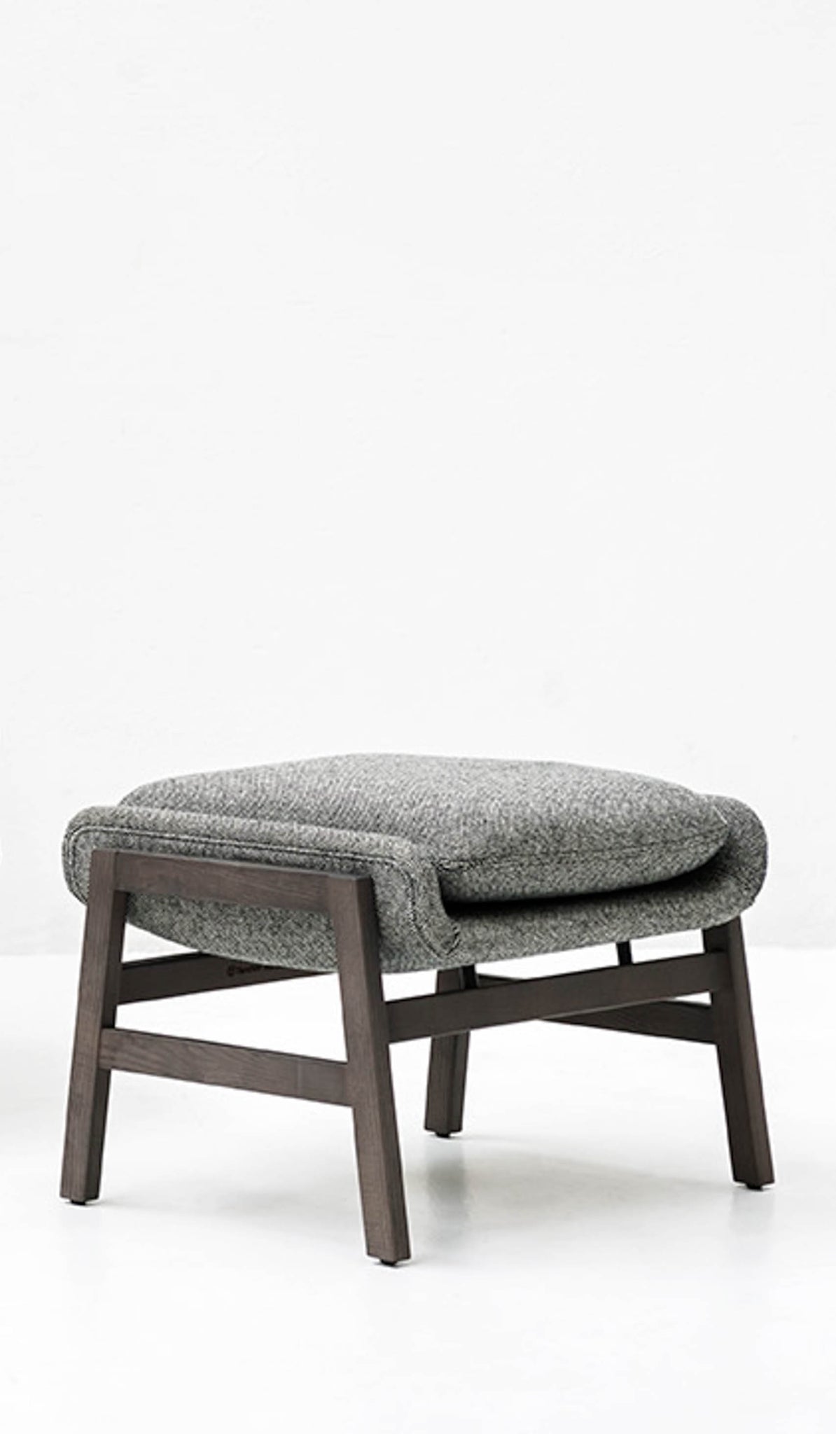 Tacchini 'Giulia' Ottoman - Spartan Shop