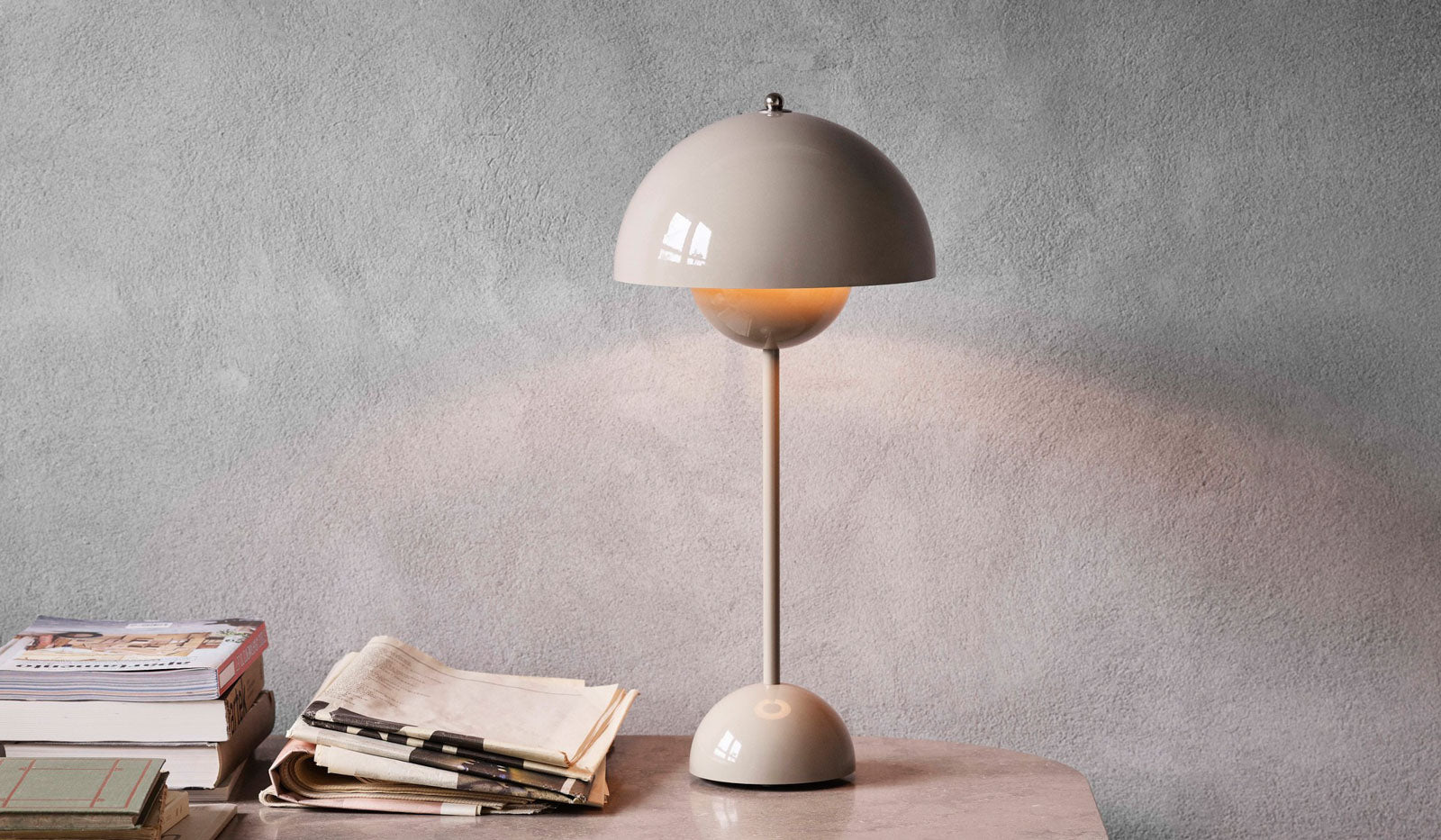 &Tradition VP3 Flower Pot Table Lamp